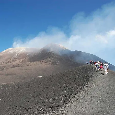 Tra L'etna E Il Mare Bed & Breakfast 3*