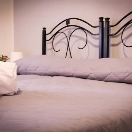 Bed & Breakfast Tra L'etna E Il Mare 3*